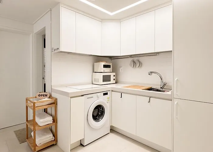 3-min Walk From Achasan Station, 2-bedroom Bali Mood With Hinoki Aroma * Seúl